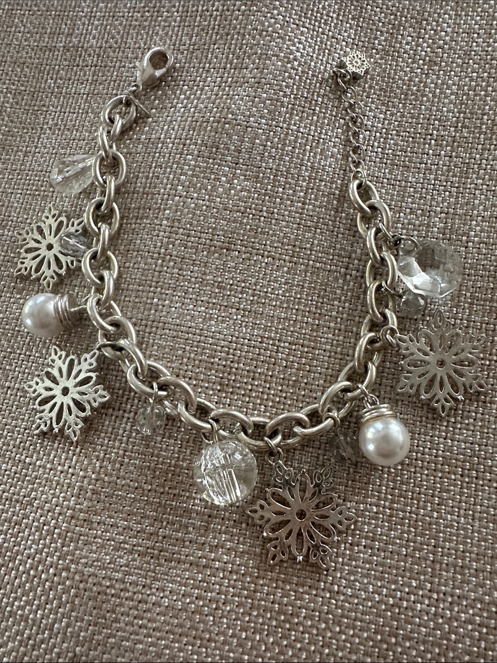❄️Vintage Avon Snowflake Charm Bracelet